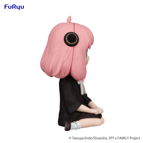 SPY×FAMILY Noodle Stopper Figure -Anya Forger Sitting on the Floor - POKÉ JEUX