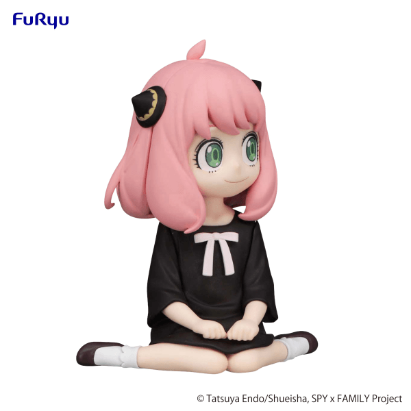 SPY×FAMILY Noodle Stopper Figure -Anya Forger Sitting on the Floor Smile ver. - POKÉ JEUX