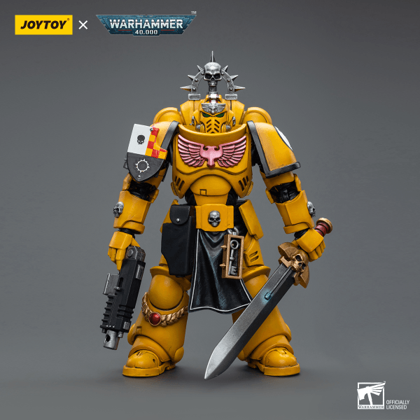 Imperial Fists Lieutenant with Power Sword - 1/18 scale - POKÉ JEUX