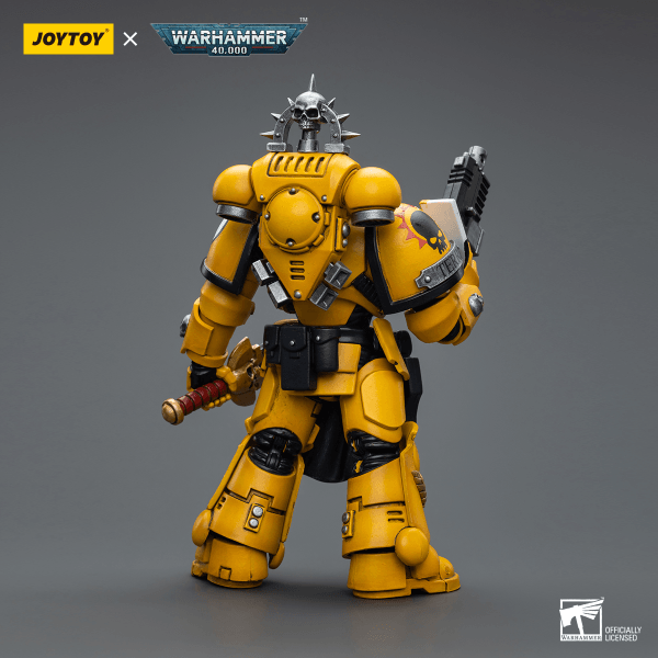 Imperial Fists Lieutenant with Power Sword - 1/18 scale - POKÉ JEUX