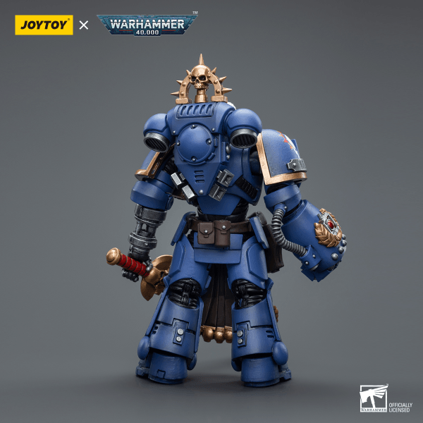 Ultramarines Lieutenant with Power Fist - POKÉ JEUX