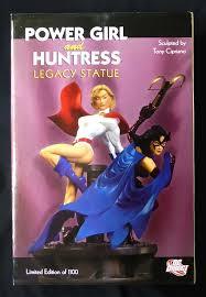 Power Girl and Huntress - Legacy Statue - POKÉ JEUX