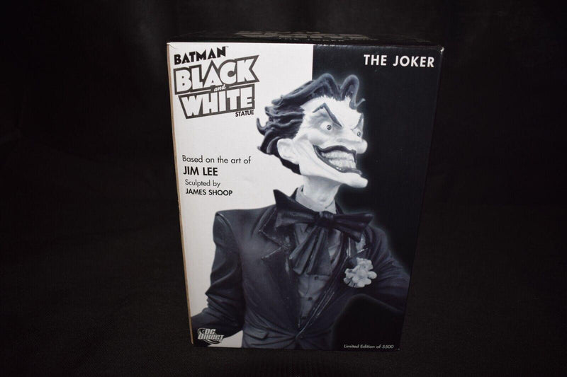 The Joker - Batman Black and White Statue - POKÉ JEUX