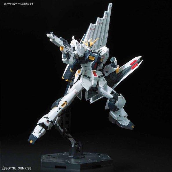 RG 32 Nu Gundam 1/144 - POKÉ JEUX - 5057842 - 4573102578426