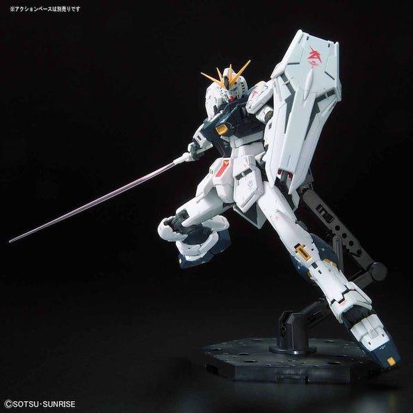 RG 32 Nu Gundam 1/144 - POKÉ JEUX - 5057842 - 4573102578426