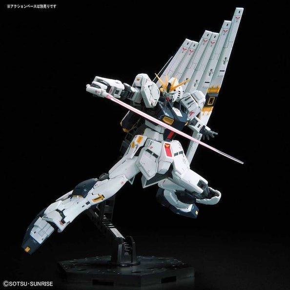 RG 32 Nu Gundam 1/144 - POKÉ JEUX - 5057842 - 4573102578426