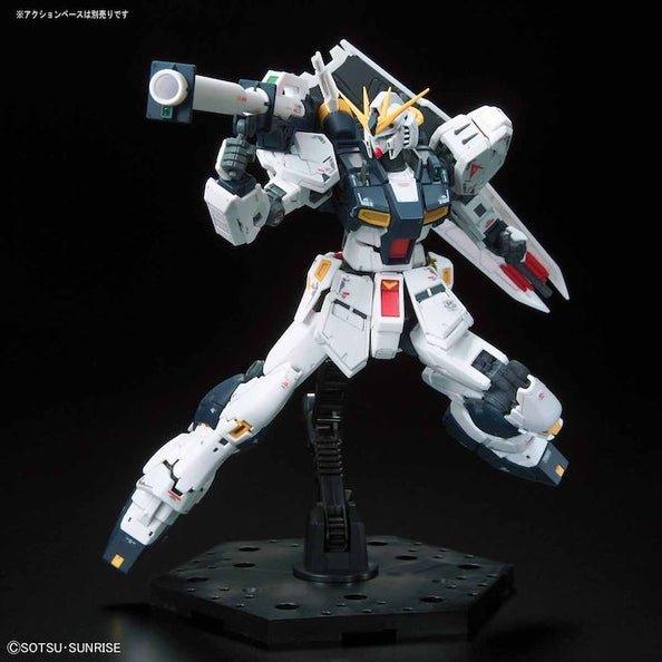 RG 32 Nu Gundam 1/144 - POKÉ JEUX - 5057842 - 4573102578426