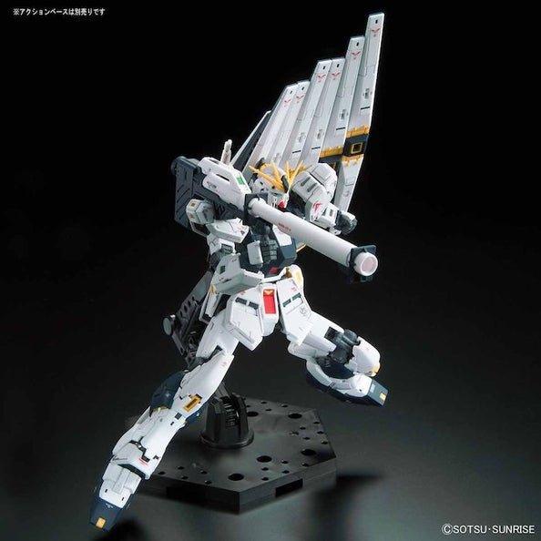 RG 32 Nu Gundam 1/144 - POKÉ JEUX - 5057842 - 4573102578426